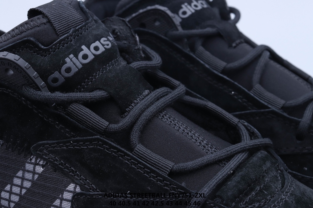 130 ADIDAS STREETBALL 街头风格 以鲜明的配色搭载前卫的风格重新定义街头时尚鞋面采用大面积荔枝皮