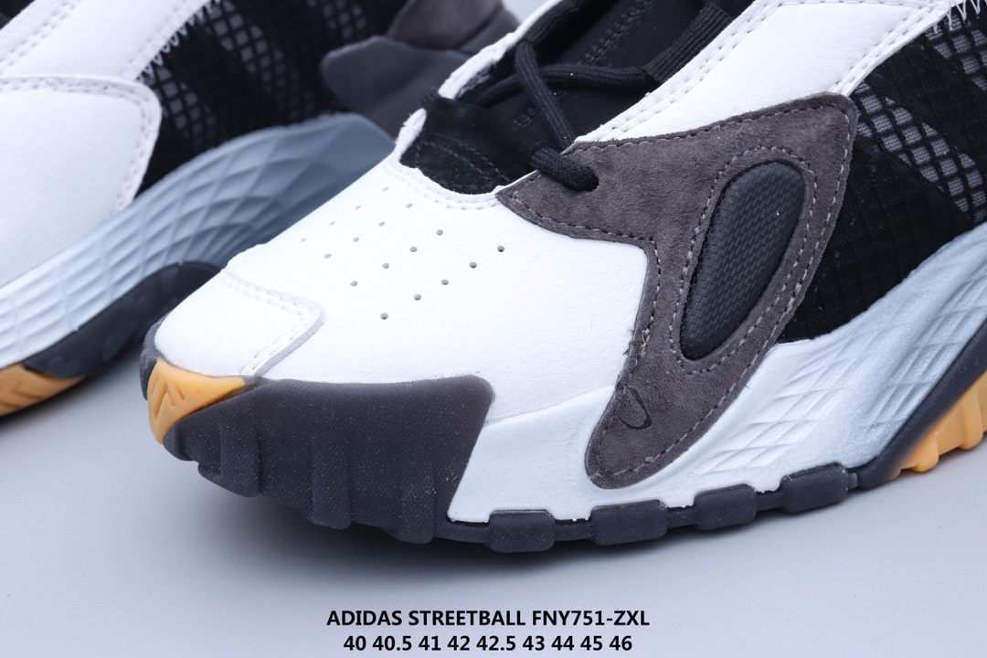 130 ADIDAS STREETBALL 街头风格 以鲜明的配色搭载前卫的风格重新定义街头时尚鞋面采用大面积荔枝皮