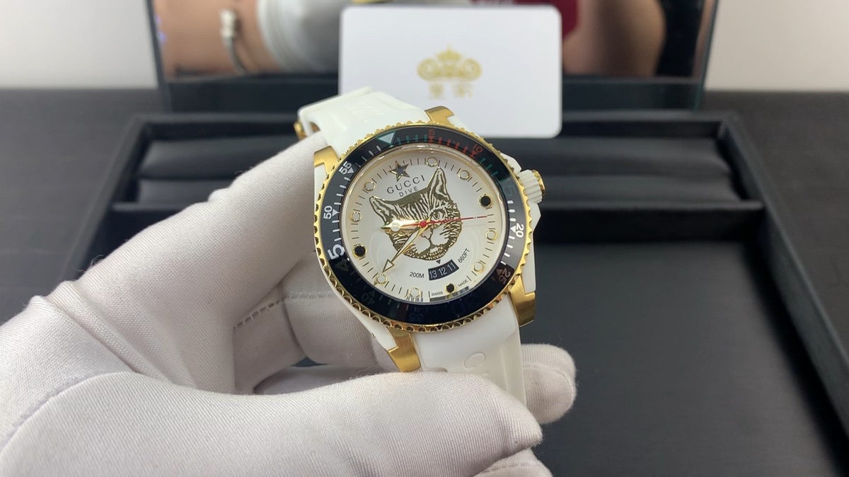 Gucci 皇家 古驰猫头女款腕表视频欣赏