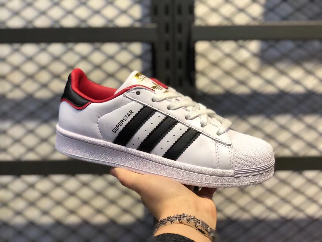 150 三叶草 Adidas Superstar 黑红刺绣 贝壳头经典百搭休闲运动板鞋 官方FW6384 FW6385-莆田鞋,莆田鞋货源,高仿鞋,高仿鞋货源,安福档口,莆田高仿鞋,莆田鞋批发,高仿鞋批发,莆田高仿运动鞋,高仿运动鞋,莆田运动鞋 150 三叶草 Adidas Superstar 黑红刺绣 贝壳头经典百搭休闲运动板鞋 官方FW6384 FW6385