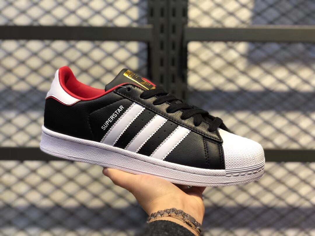 140 三叶草 Adidas Superstar 黑红刺绣 贝壳头经典百搭休闲运动板鞋 官方FW6384 FW6385