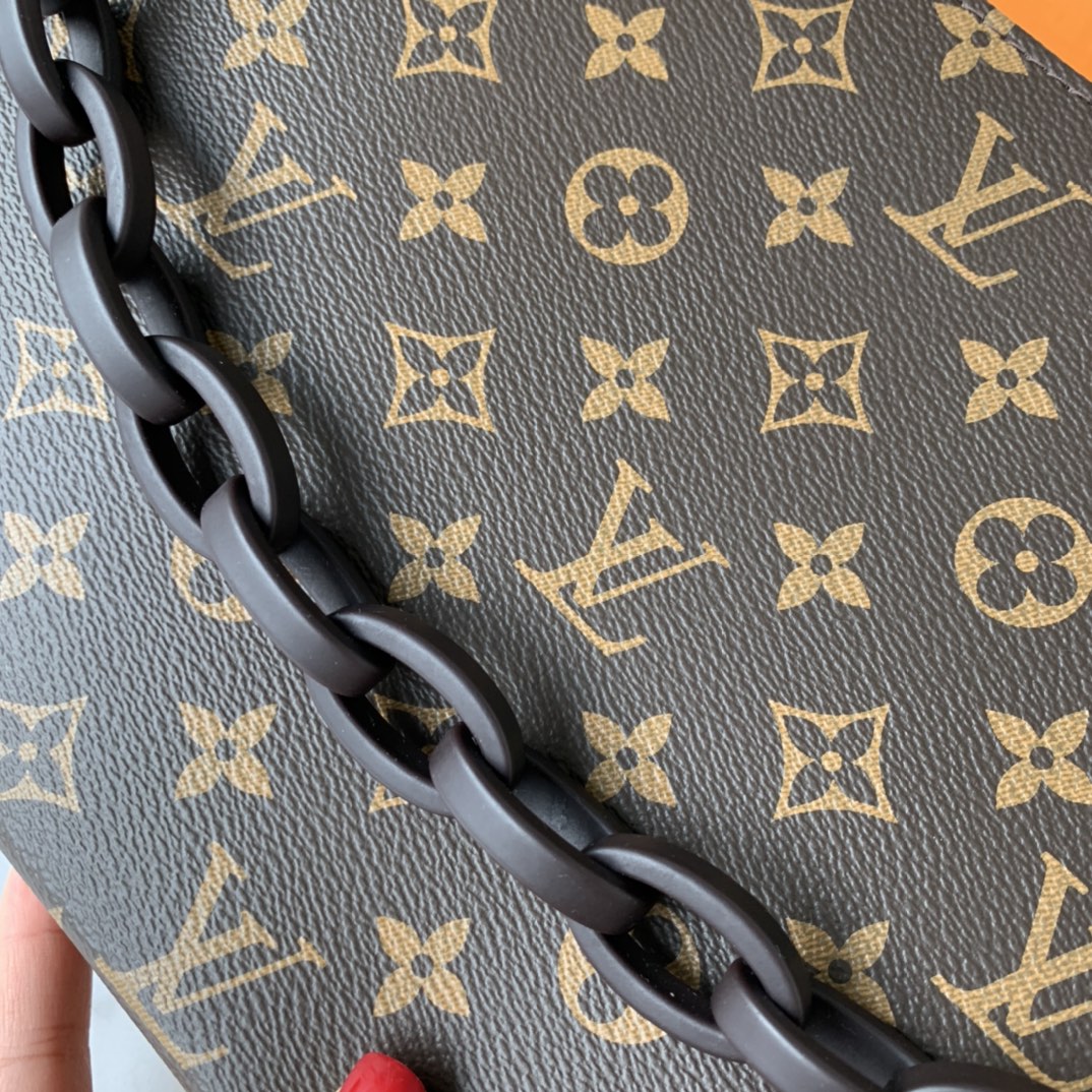 this toiletry pouch takes on a fresh - Bag 6