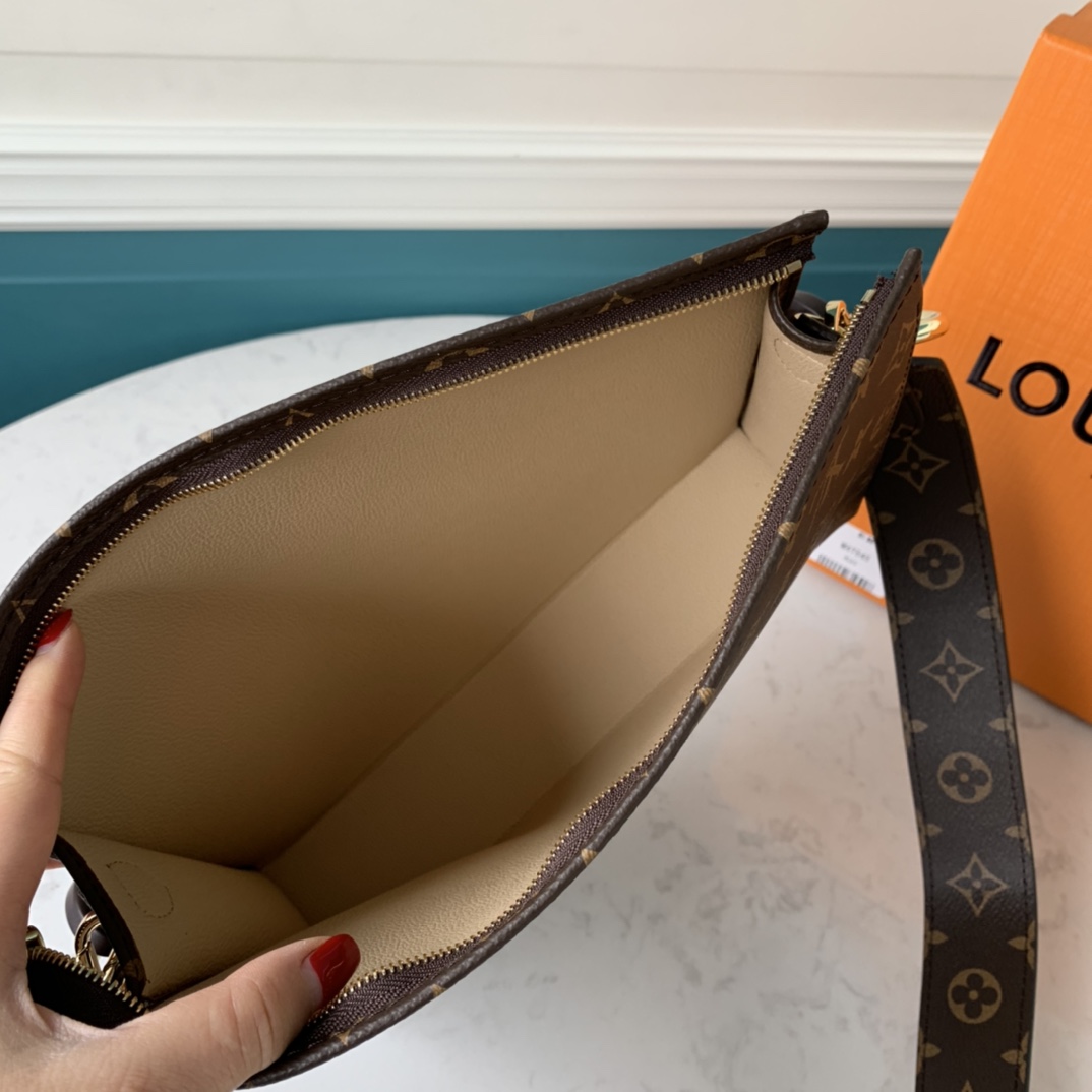this toiletry pouch takes on a fresh - Bag 8