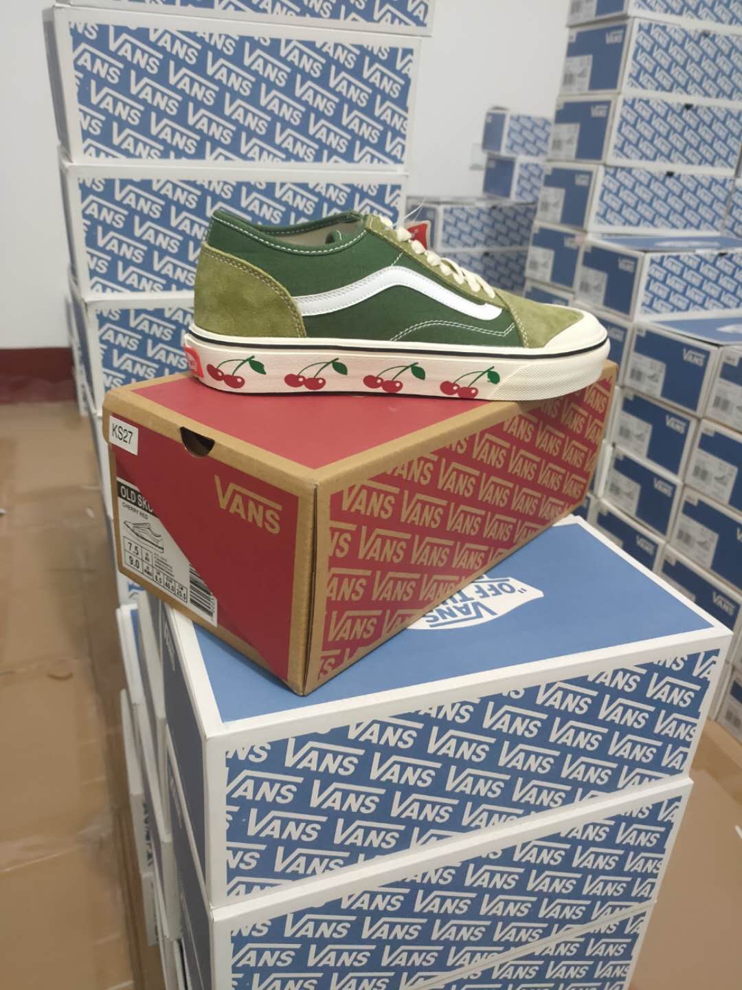 🔥新款出货🔥  $120VANS范斯Old Skoo低帮军绿牛油果色男女运动休闲板鞋尺码35 36 36.5 37 38 38.5 39 40 40.5 41 42 42.5 43 44货号KS-27