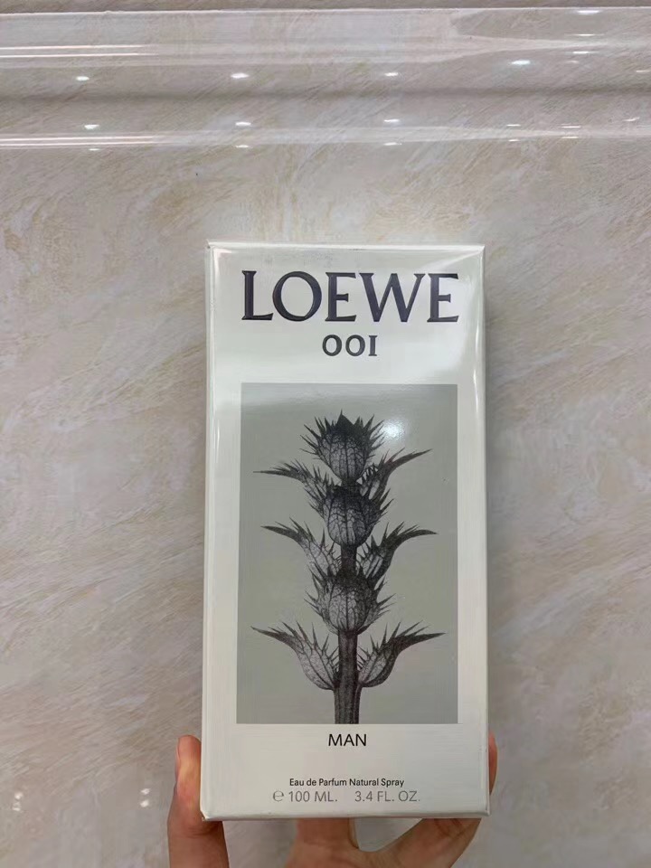 Loewe 001 Man Eau de Parfum - 100ml - A Fresh Morning Fragrance 2 i1586074138 7577 1