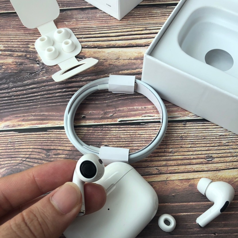 【正版黑网】airpods pro，最高版本【原装黑网】最新最高苹果三代蓝牙耳机，黑网豌豆射手，改名定位，设置降噪模式！一比一原厂壳料喇叭，高度还原正版音质，还原98％正版手感！
⊙支持入耳检测（与正版一致可随意开关）
⊙耳机续航3-4小时，充电仓能充3-4次实足电池保障续航！
⊙音质秒杀airpods 2代低音贼带带劲

设置可开关主动降躁（虚拟降噪，没有正版那么强劲）
电子产品不可能十全十美，我们只能保证是同款里最好的，市面最高版本，真实优质厂家货源 不夸大！


质量保障一年！