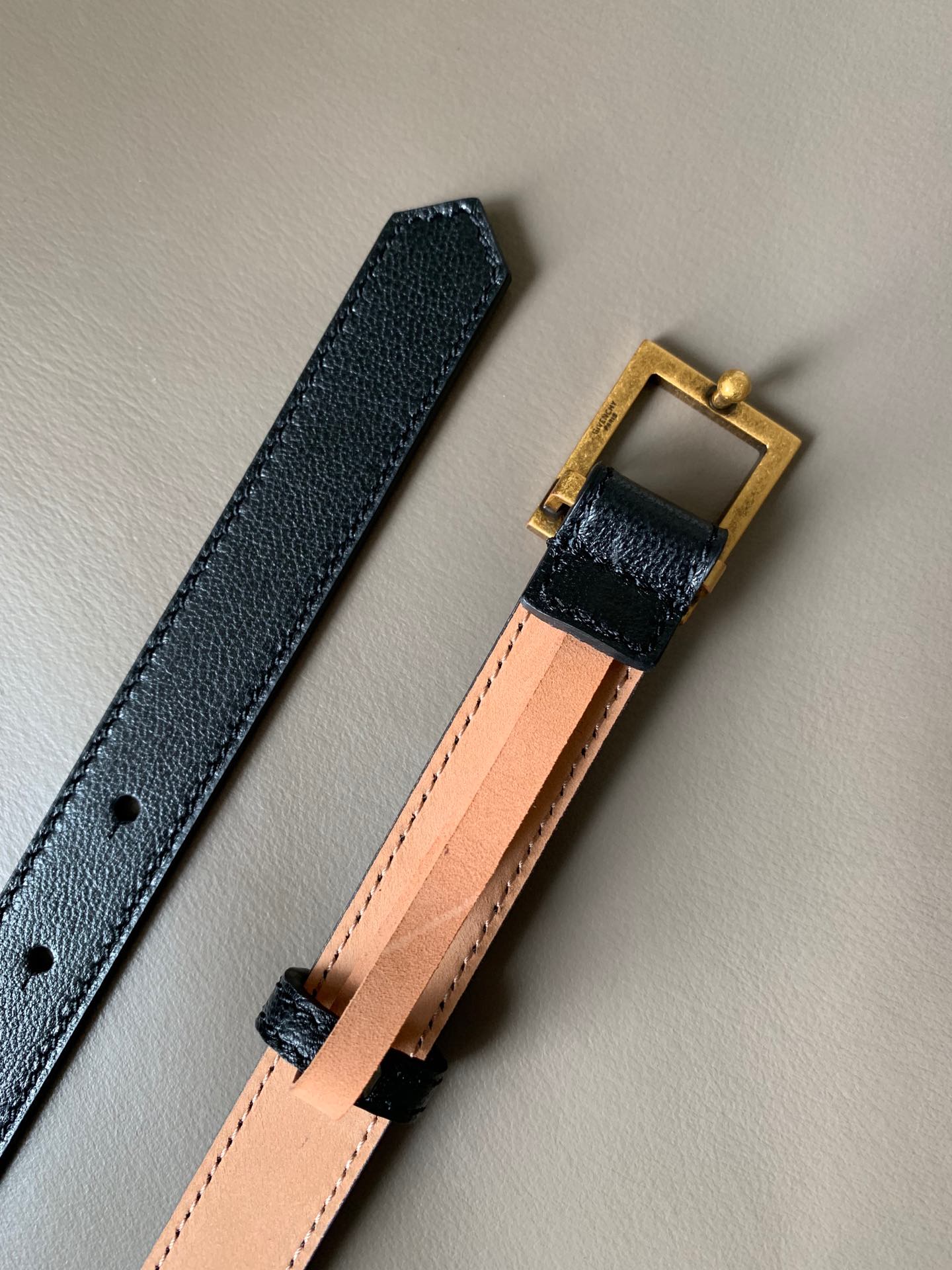 Top-Supplied Specialty Goat Leather Headbands with Retro Buttons: Graceful and Noble Symbols - 图片 5