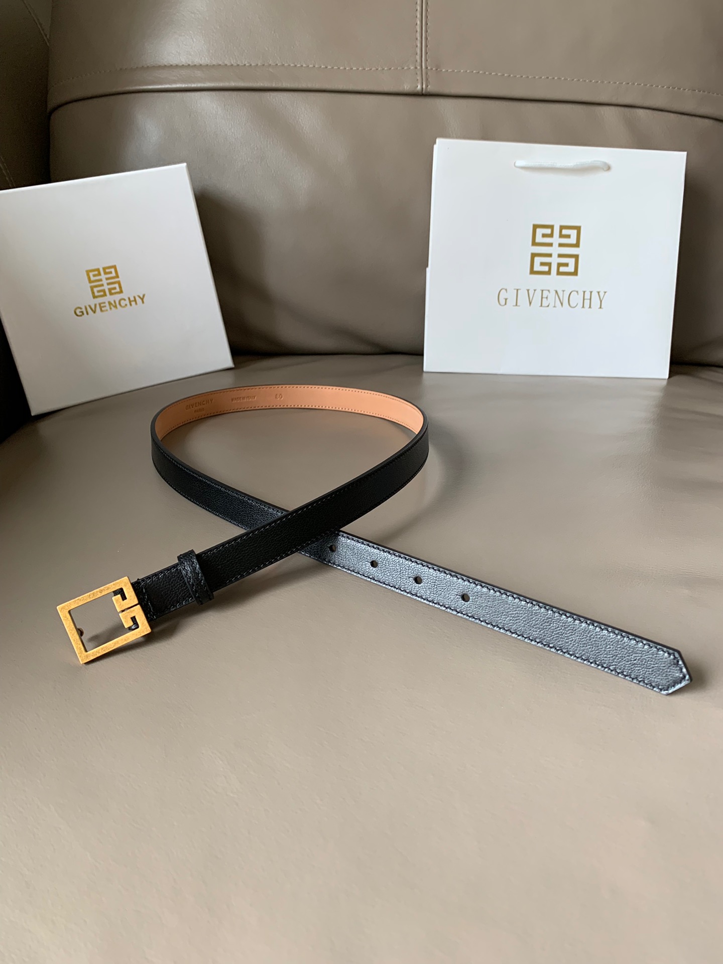 Top-Supplied Specialty Goat Leather Headbands with Retro Buttons: Graceful and Noble Symbols - 图片 2