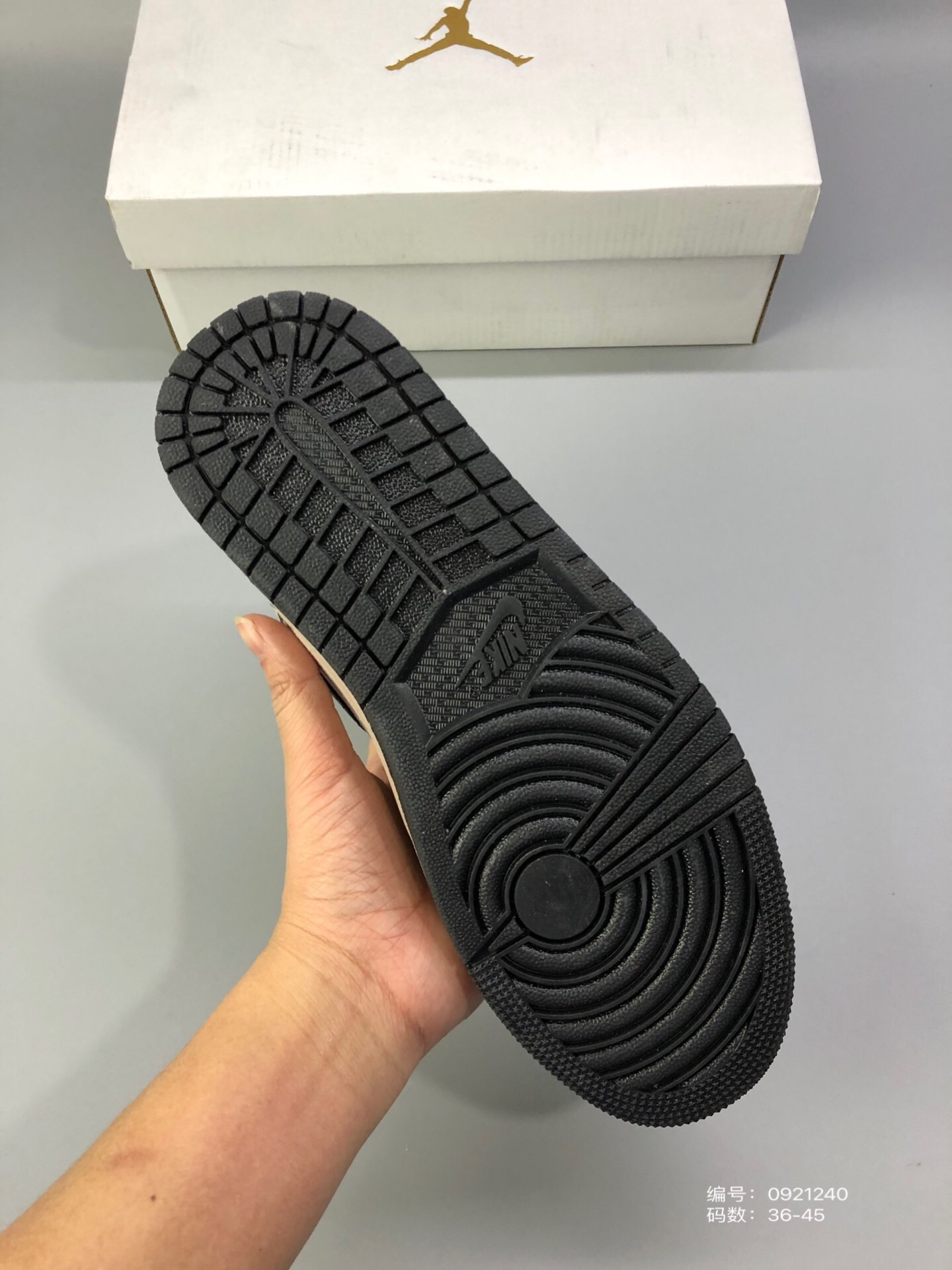 130 乔丹Air Jordan 1 Mid AJ1脏粉脚趾粉镭射篮球鞋小伦纳德
