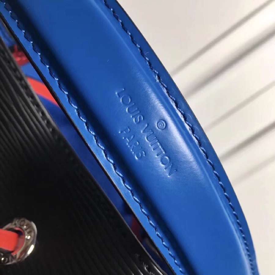 M52853黑【顶级原单】NÉONOÉ BB 手袋（线上首发）NéoNoé BB 手袋沿袭路易威登经典的