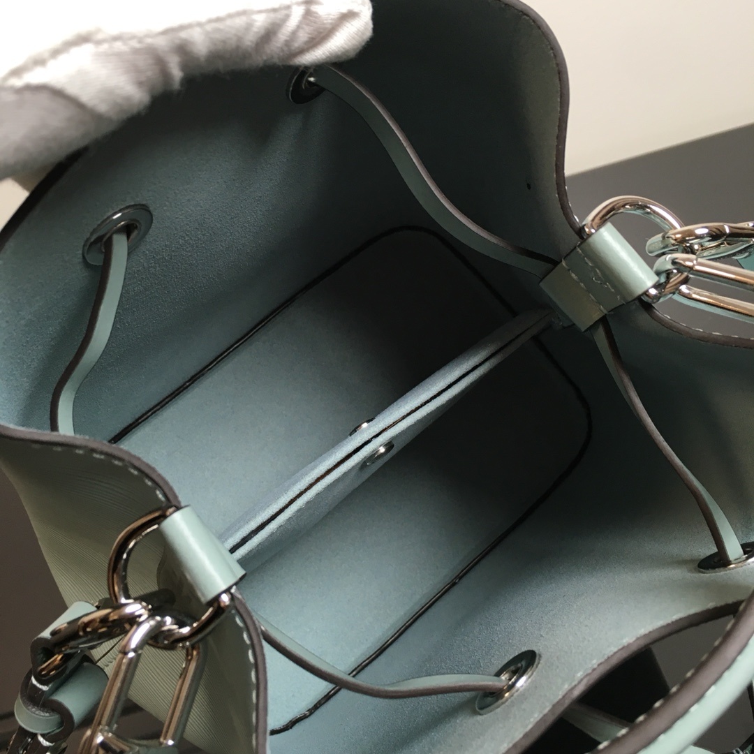 M52853薄荷绿【顶级原单】NÉONOÉ BB 手袋(线上首发)NéoNoé BB 手袋沿袭路易威登经