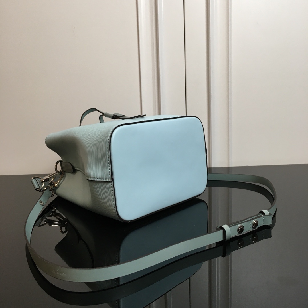 M52853薄荷绿【顶级原单】NÉONOÉ BB 手袋(线上首发)NéoNoé BB 手袋沿袭路易威登经