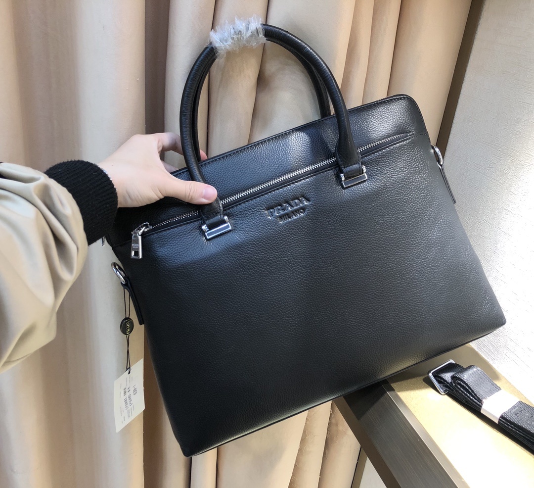 普公文包款号:88638-1#规格:40x30x6cm 意大利米兰原版 顶级货,原版头层皮,不是头层牛皮