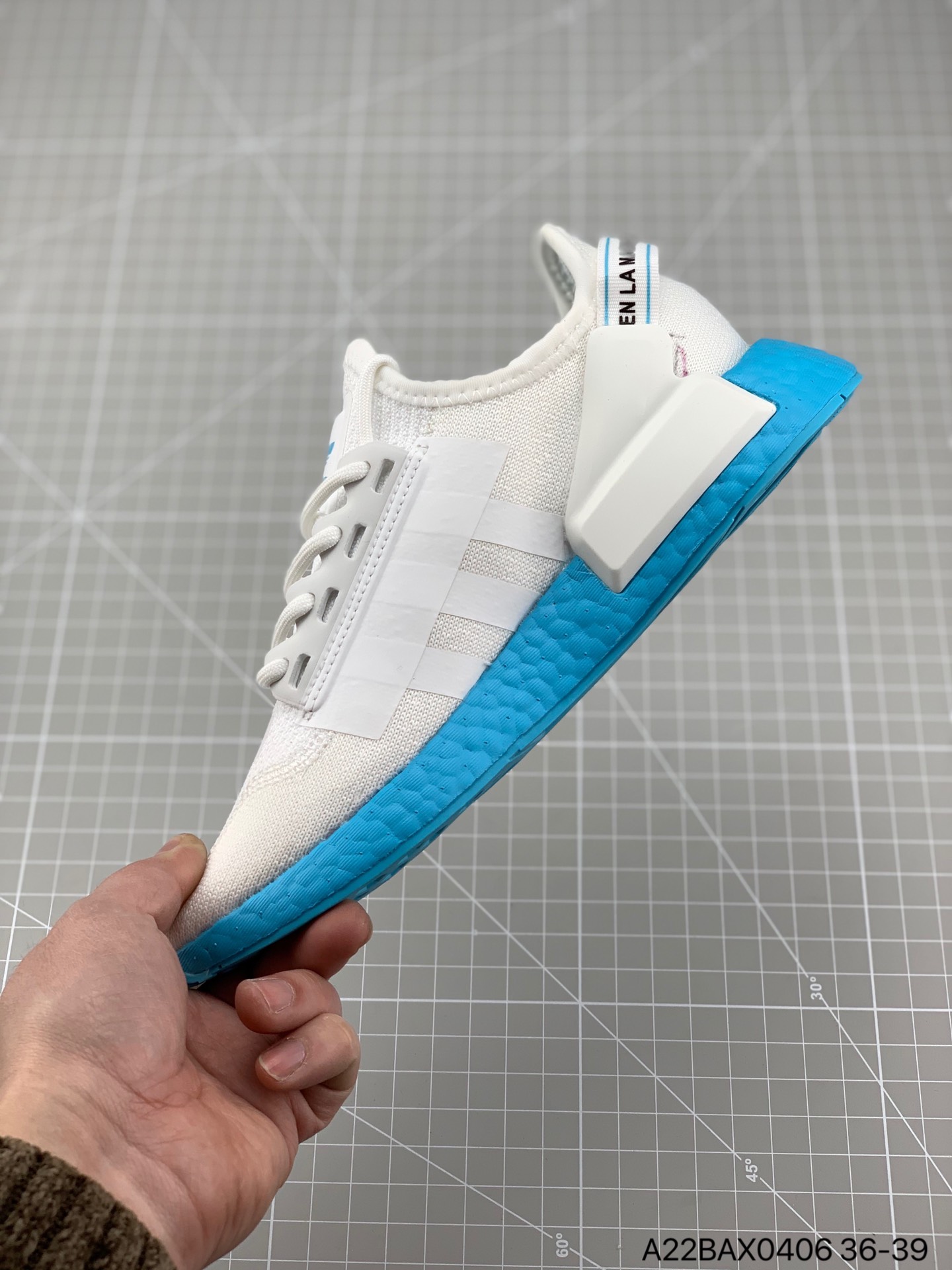 180公司级真爆 阿迪达斯 Adidas NMD R-1 针织面街头风经典百搭跑步鞋 官方货号FX3901