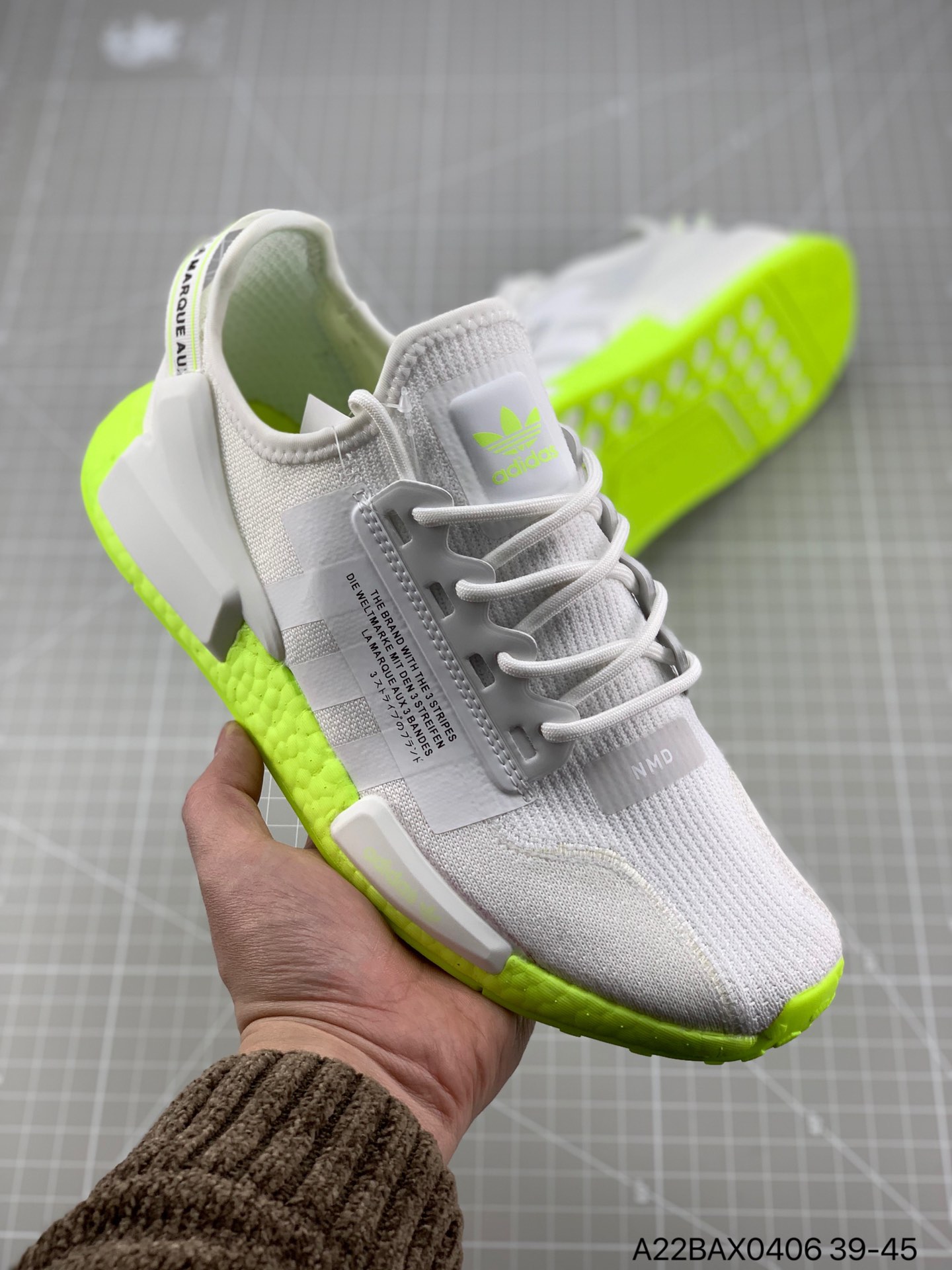 180公司级真爆 阿迪达斯 Adidas NMD R-1 针织面街头风经典百搭跑步鞋 官方货号FX3901