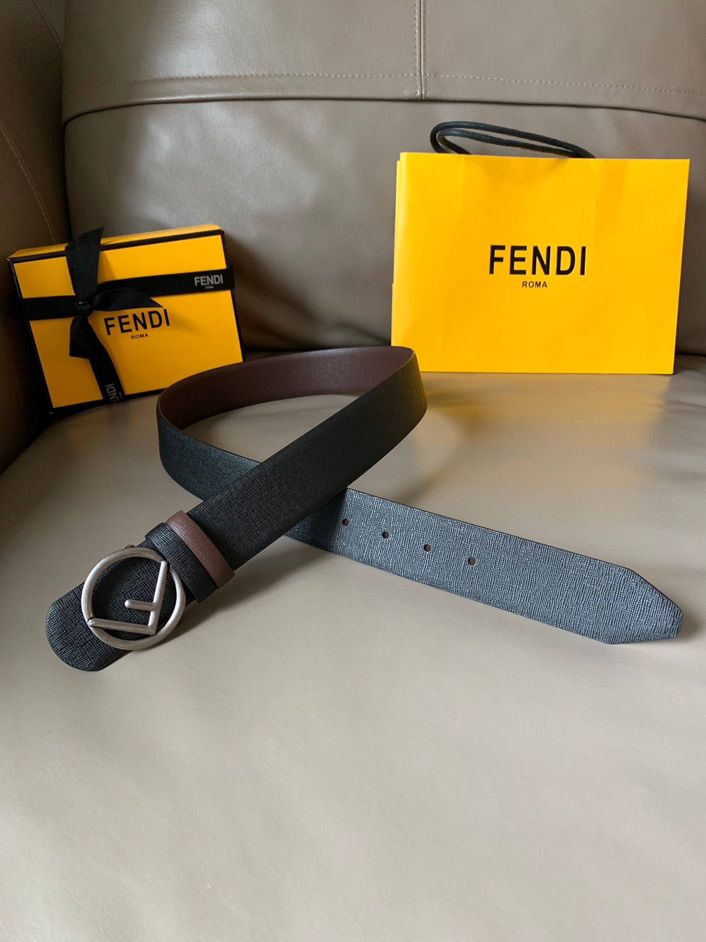 FENDI芬迪专柜同款休闲双面用腰带