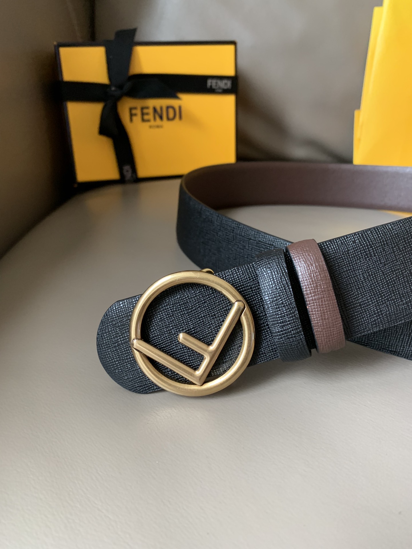 FENDI芬迪专柜同款休闲双面用腰带