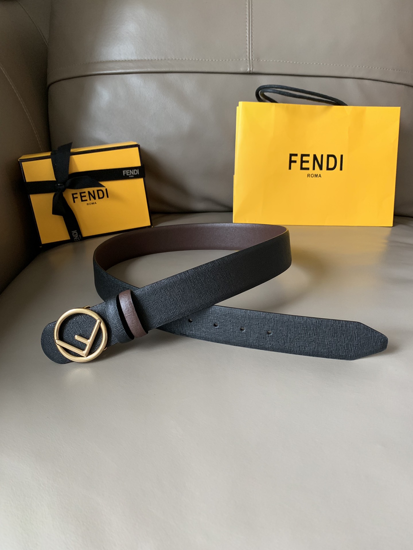FENDI芬迪专柜同款休闲双面用腰带
