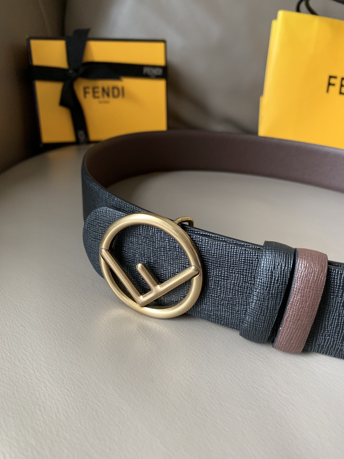 FENDI芬迪专柜同款休闲双面用腰带
