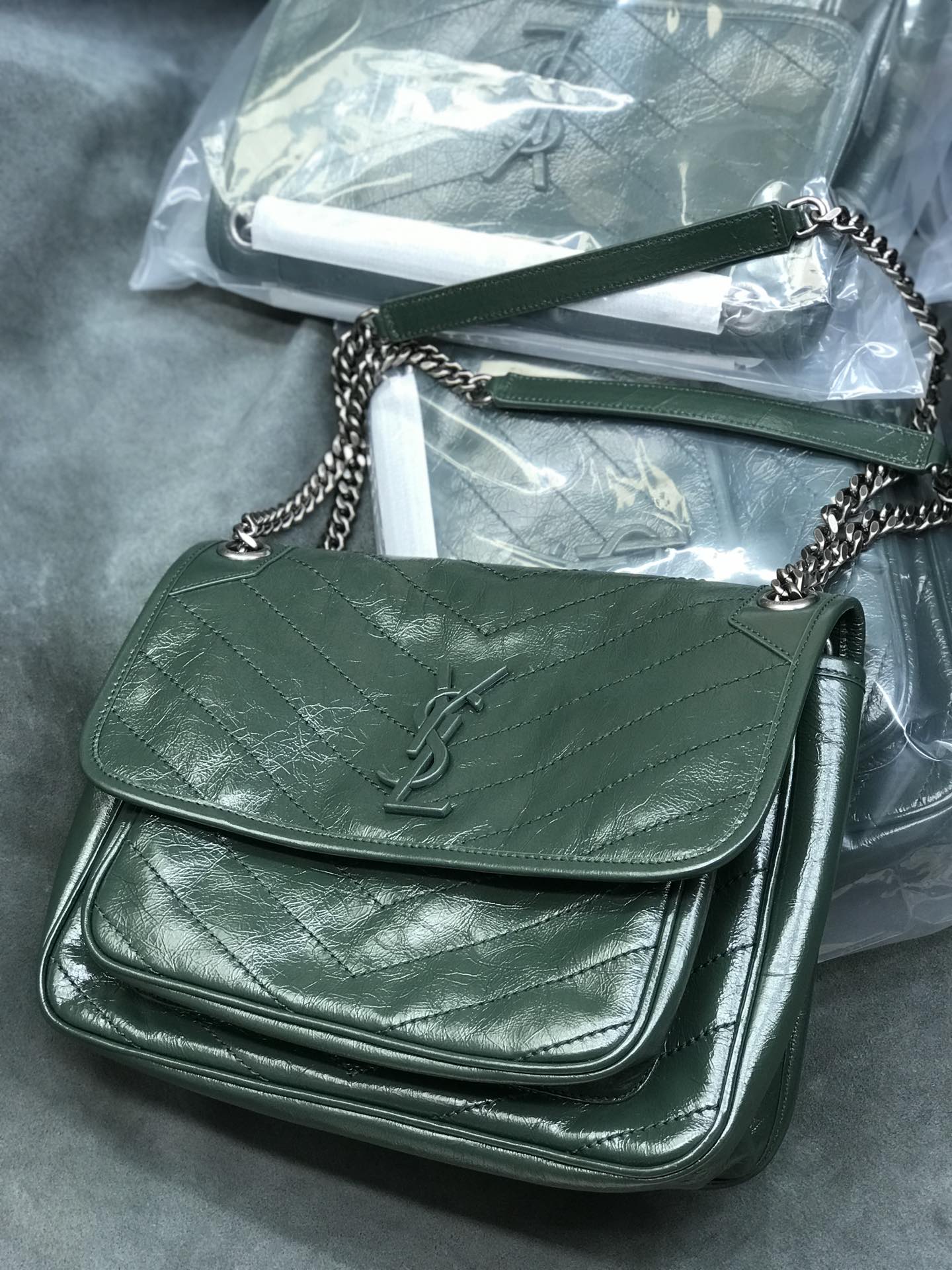 Сумка Saint Laurent Niki средняя