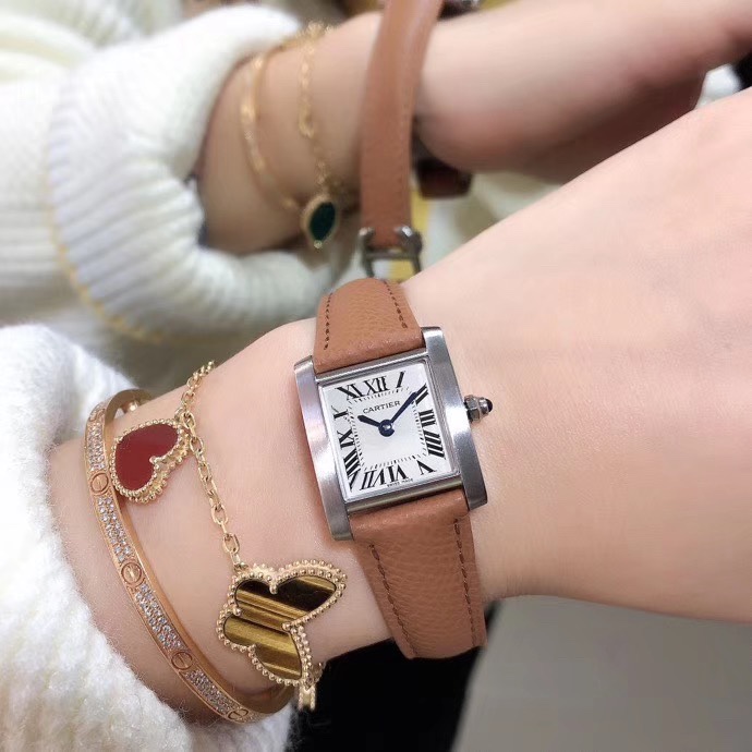 Cartier 卡地亚法国坦克Cartier Tank Française系列