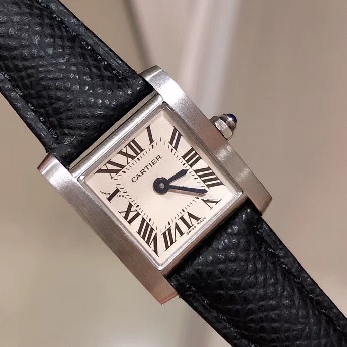 Cartier 卡地亚法国坦克Cartier Tank Française系列