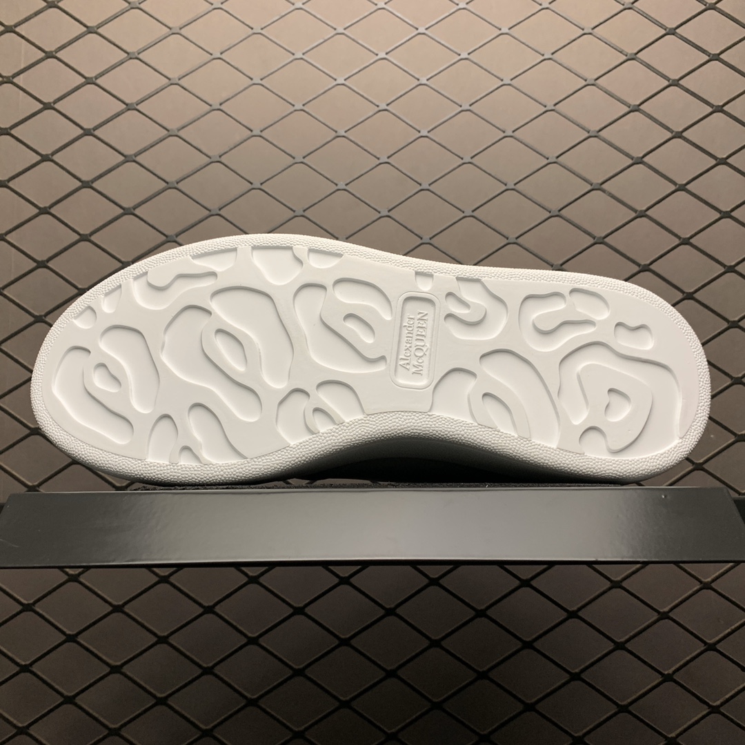 300 Alexander McQueen 麦昆2020早春最新款