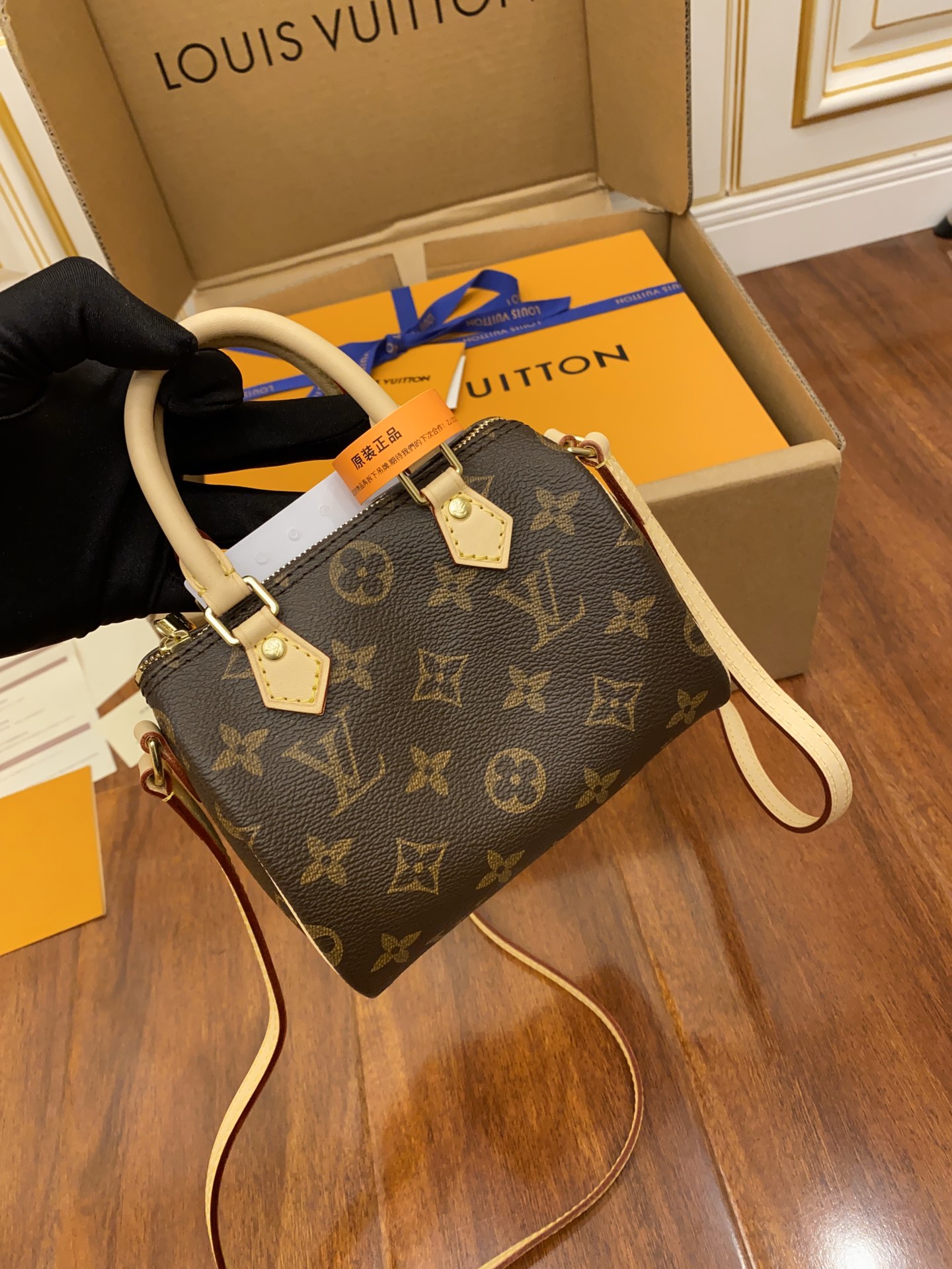 Louis Vuitton LV Nano Speedy 迷你枕头包 M61252