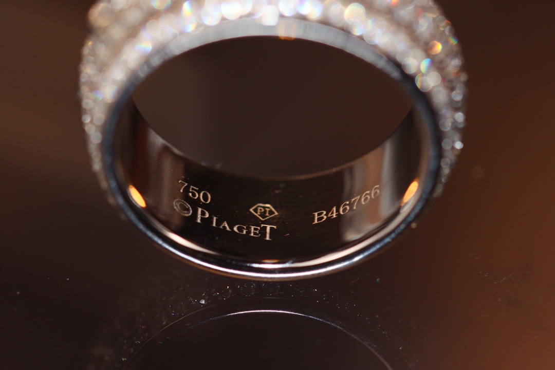 【我们出品】📢厂家直销 ZP开版 顶尖珠宝工艺  历时3个月 伯爵🆕款款指环💍，镶嵌多颗施华洛世奇原石，中央环可以转动，采用超级仿真钻 手工镶嵌 CNC车床工艺 真心重工 闪 石头也是采用了独特对镶嵌方式 让它更闪 也不会掉石🌟～尺码5678