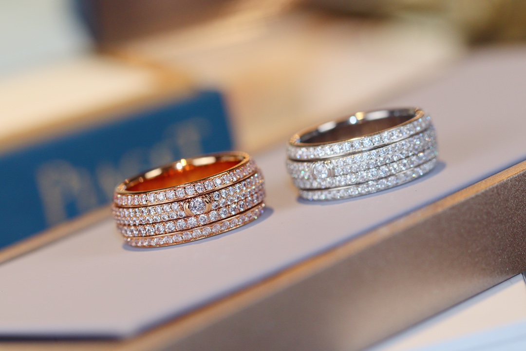 【我们出品】📢厂家直销 ZP开版 顶尖珠宝工艺  历时3个月 伯爵🆕款款指环💍，镶嵌多颗施华洛世奇原石，中央环可以转动，采用超级仿真钻 手工镶嵌 CNC车床工艺 真心重工 闪 石头也是采用了独特对镶嵌方式 让它更闪 也不会掉石🌟～尺码5678