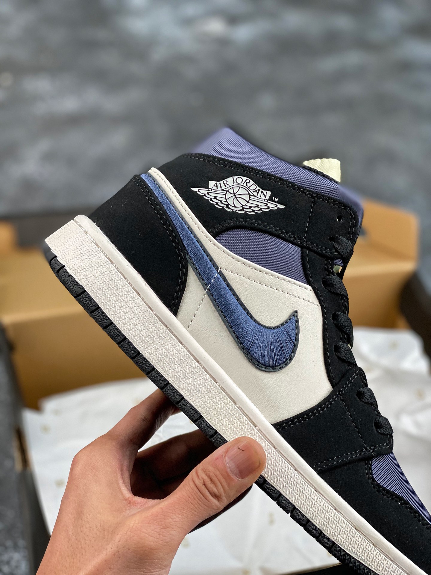 140  Air Jordan 1 Dark Olive AJ1 Mid