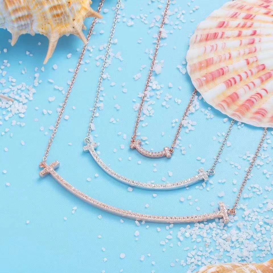 Tiffany & Co. Tiffany&Co. T 系列Smile 项链 纯银