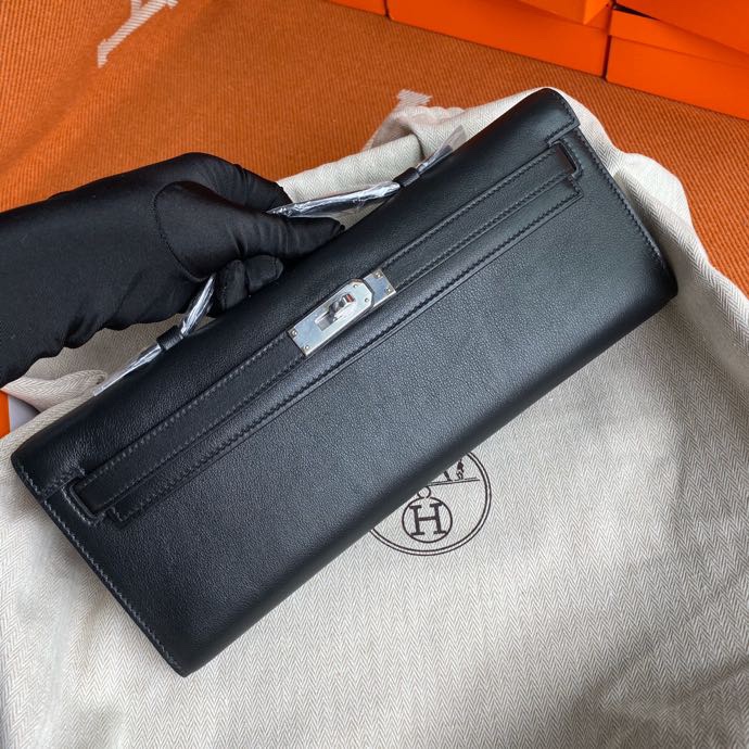 NO:699330,In stock, half-hand kelly cut 31 picture color gold and silver buckle, in stock, A-grade beeswax thread sewing process ~ Swift leather ~ Pure steel hardware ~ Very classic, fashionable and trendy, a high-end handbag, a must-have for ladies and ladies ~ It can be used as a handbag or an evening bag!  size31*14*3cm,Hermes,hermes,stuart weitzman,Hermes,19860909现货 半手 kelly cut 31图片色金银扣现货 A级蜜蜡线缝制工艺～swift皮～ 纯钢五金～ 非常经典 时尚 潮流 上档次的一款手包 名媛 贵妇们必备款～ 可当手包 晚宴包都可以哦！ size31*14*3cm,爱马仕,hermes,stuart weitzman,Hermes,,Bag