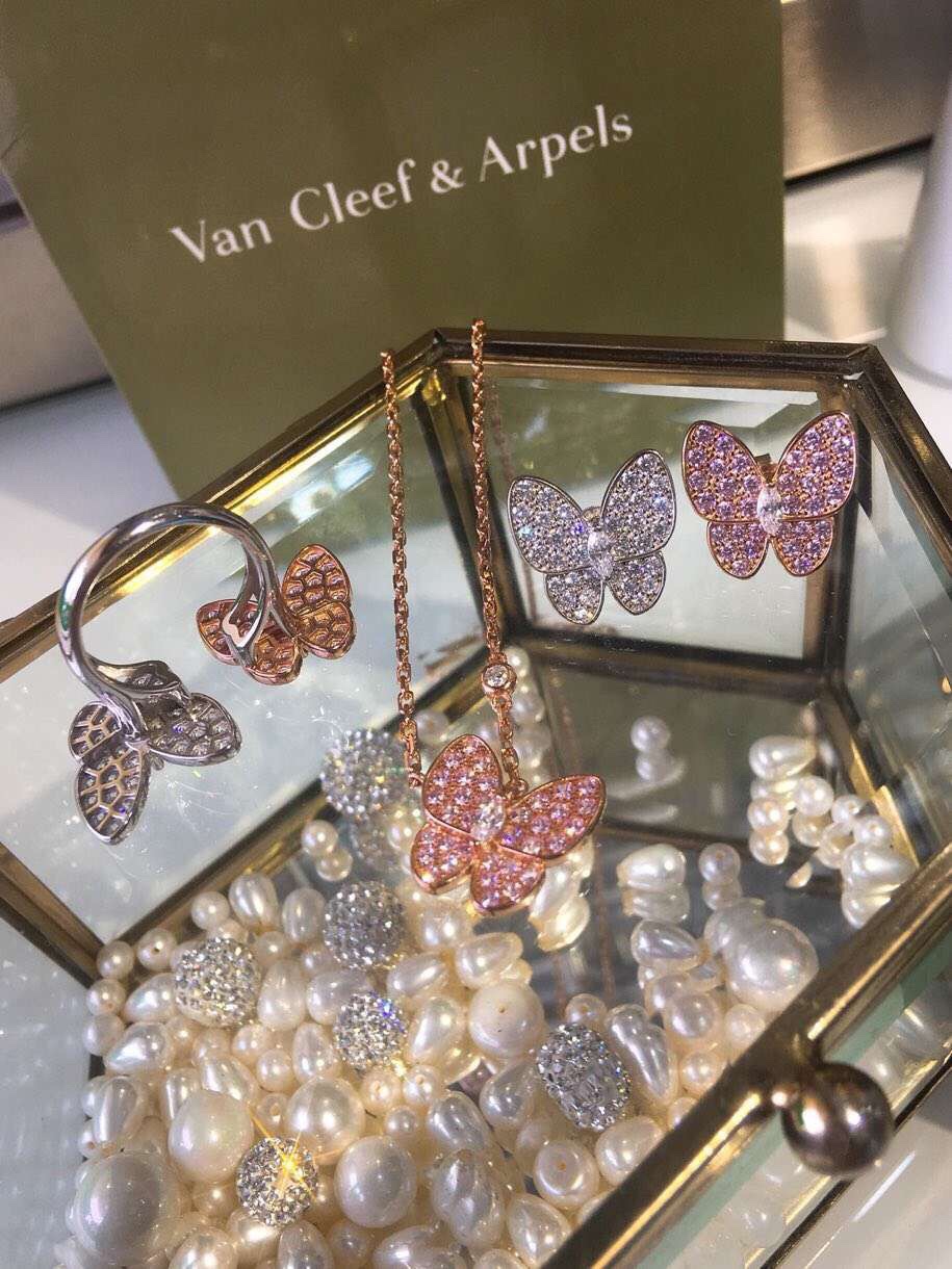 NO:102628,VCA pink butterfly set, Vca bracelet Vac necklace, necklace, bracelet19860909VCA粉蝴蝶套装,Vca手链Vac项链,necklace,bracelet,Jewelry