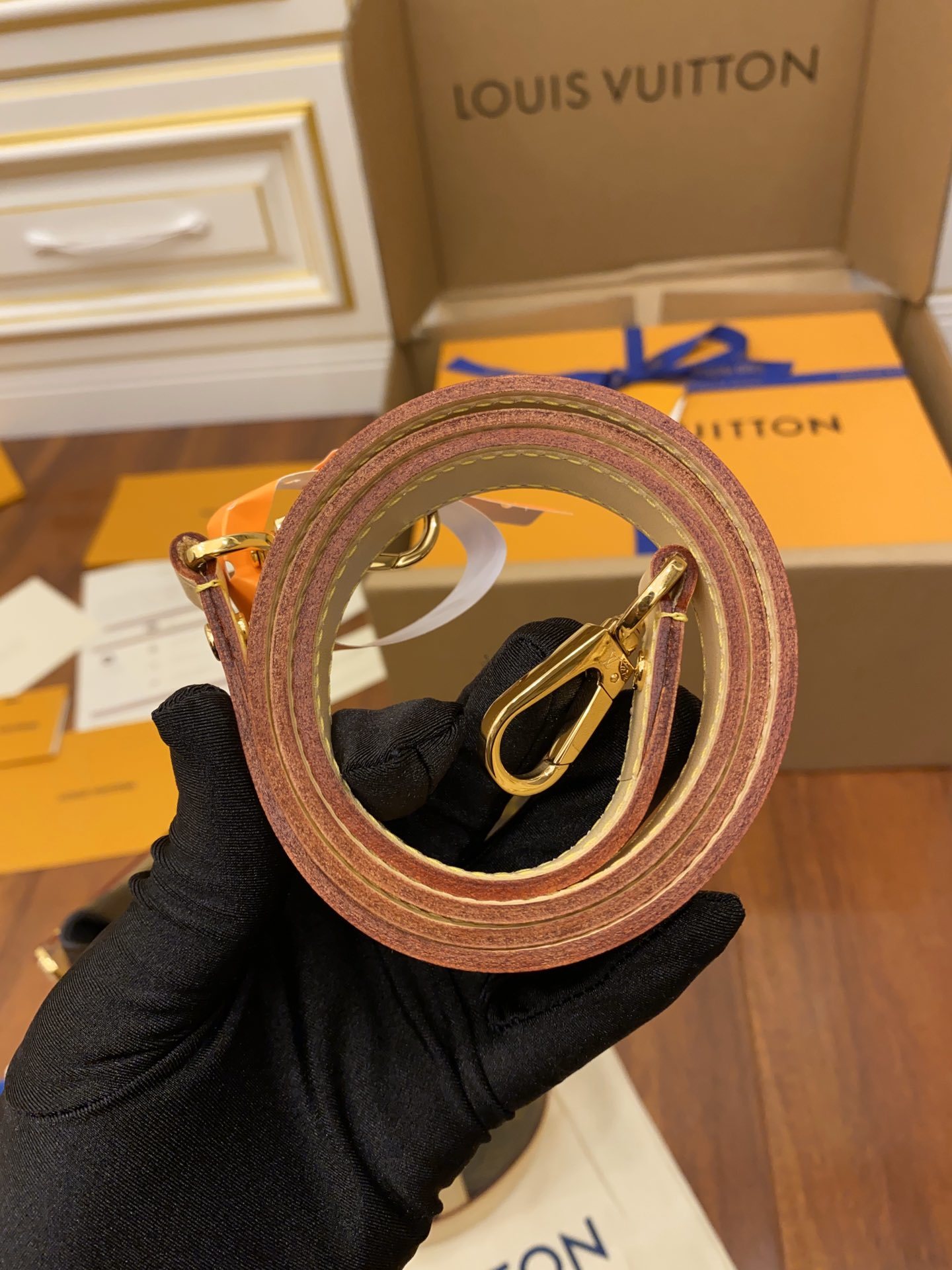 独家首发型号M43587特级加强版品质提升.专柜同步电子芯片内码礼品袋保护纸铜版电子标签合格证皮料是正品