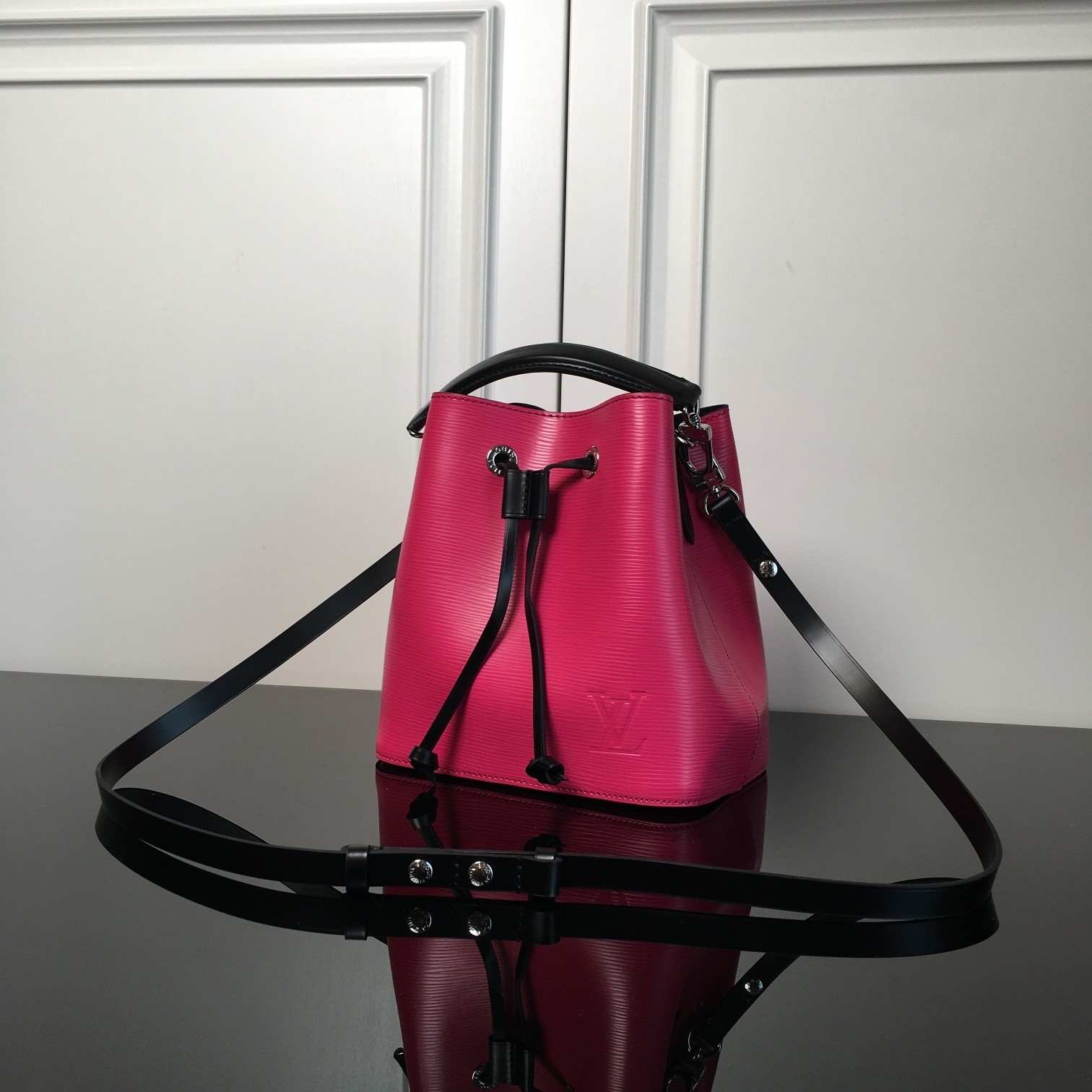 2020夏季MINI新款 M52853胭脂红【顶级原单】 NÉONOÉ BB 手袋(线上首发) NéoN