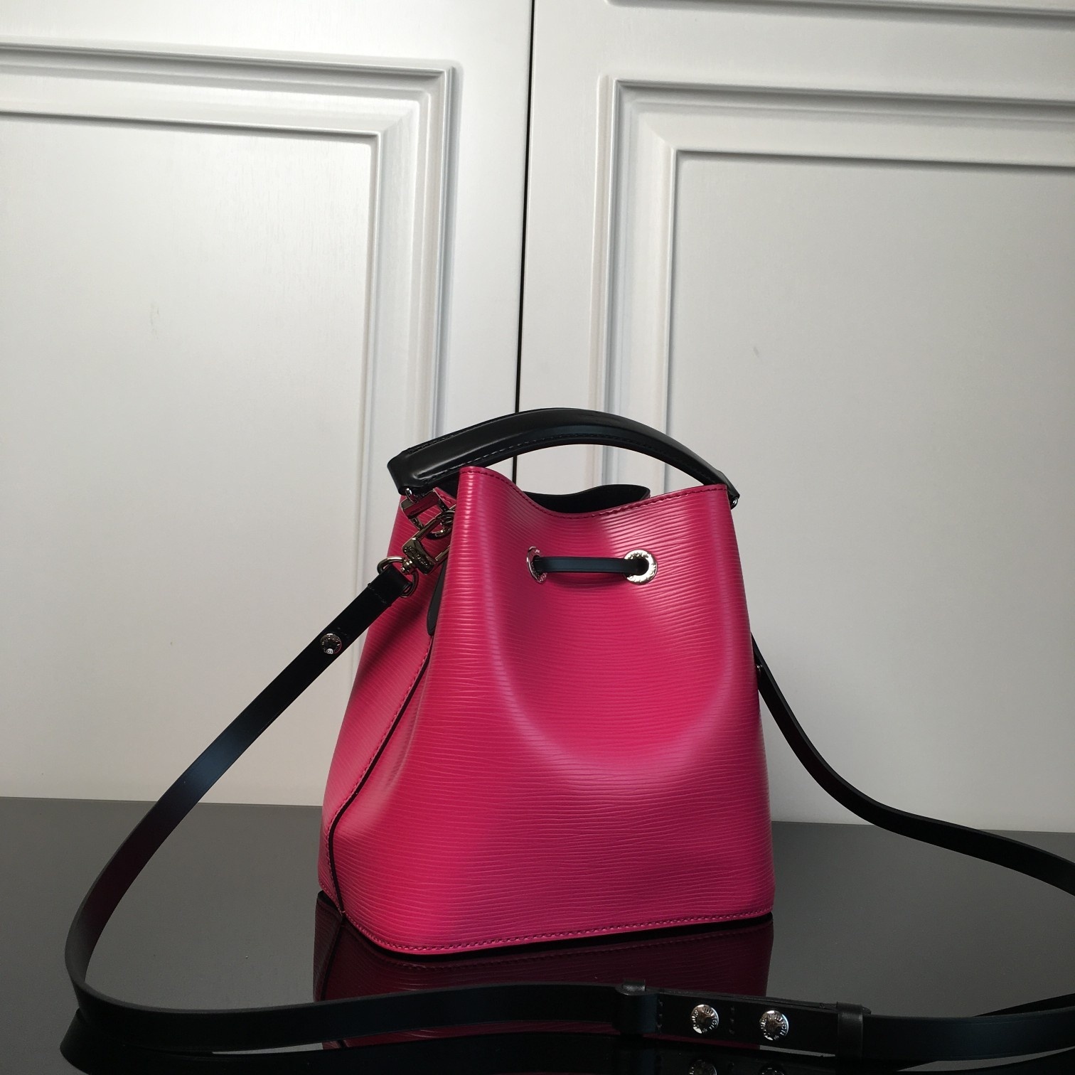 2020夏季MINI新款 M52853胭脂红【顶级原单】 NÉONOÉ BB 手袋(线上首发) NéoN