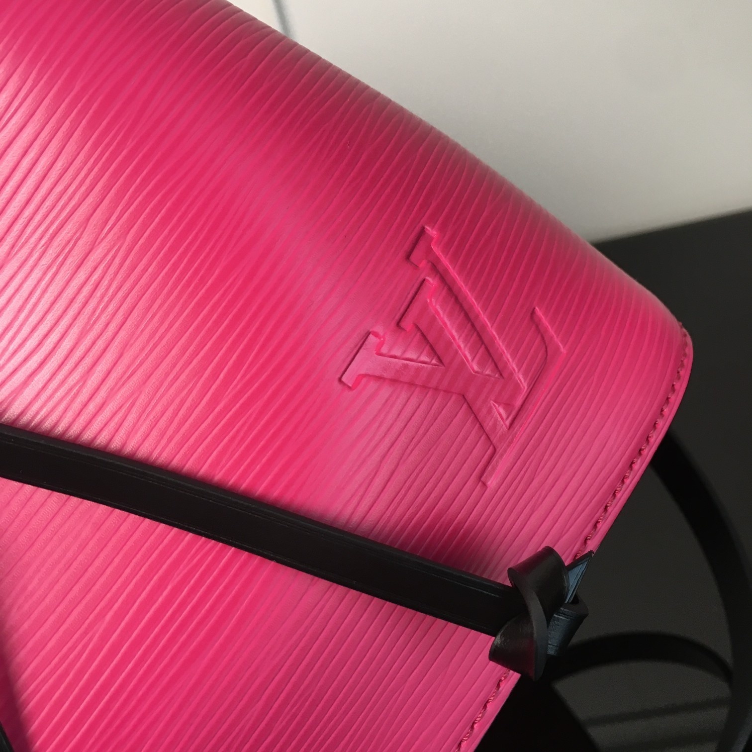 2020夏季MINI新款 M52853胭脂红【顶级原单】 NÉONOÉ BB 手袋(线上首发) NéoN