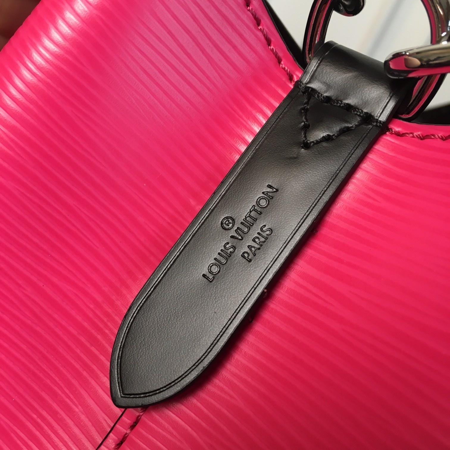 2020夏季MINI新款 M52853胭脂红【顶级原单】 NÉONOÉ BB 手袋(线上首发) NéoN