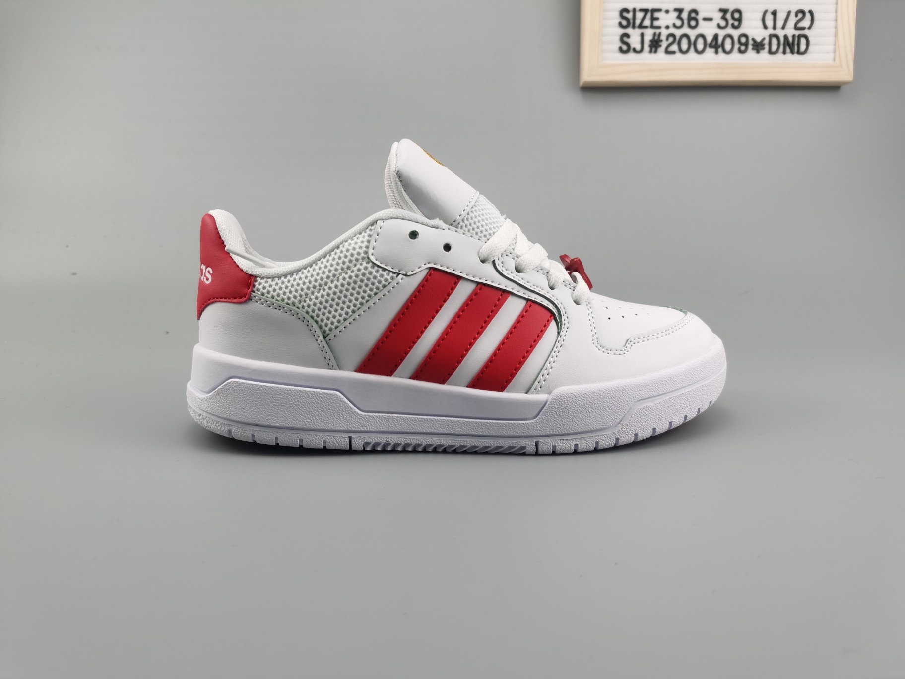 ♨️价格:110 ♨️码数:👉 如图所示👈 ♨️编码:SJ#2 DND ♨️简介:Adidas/阿迪达斯2020春季鼠年米妮男女板鞋休闲运动鞋