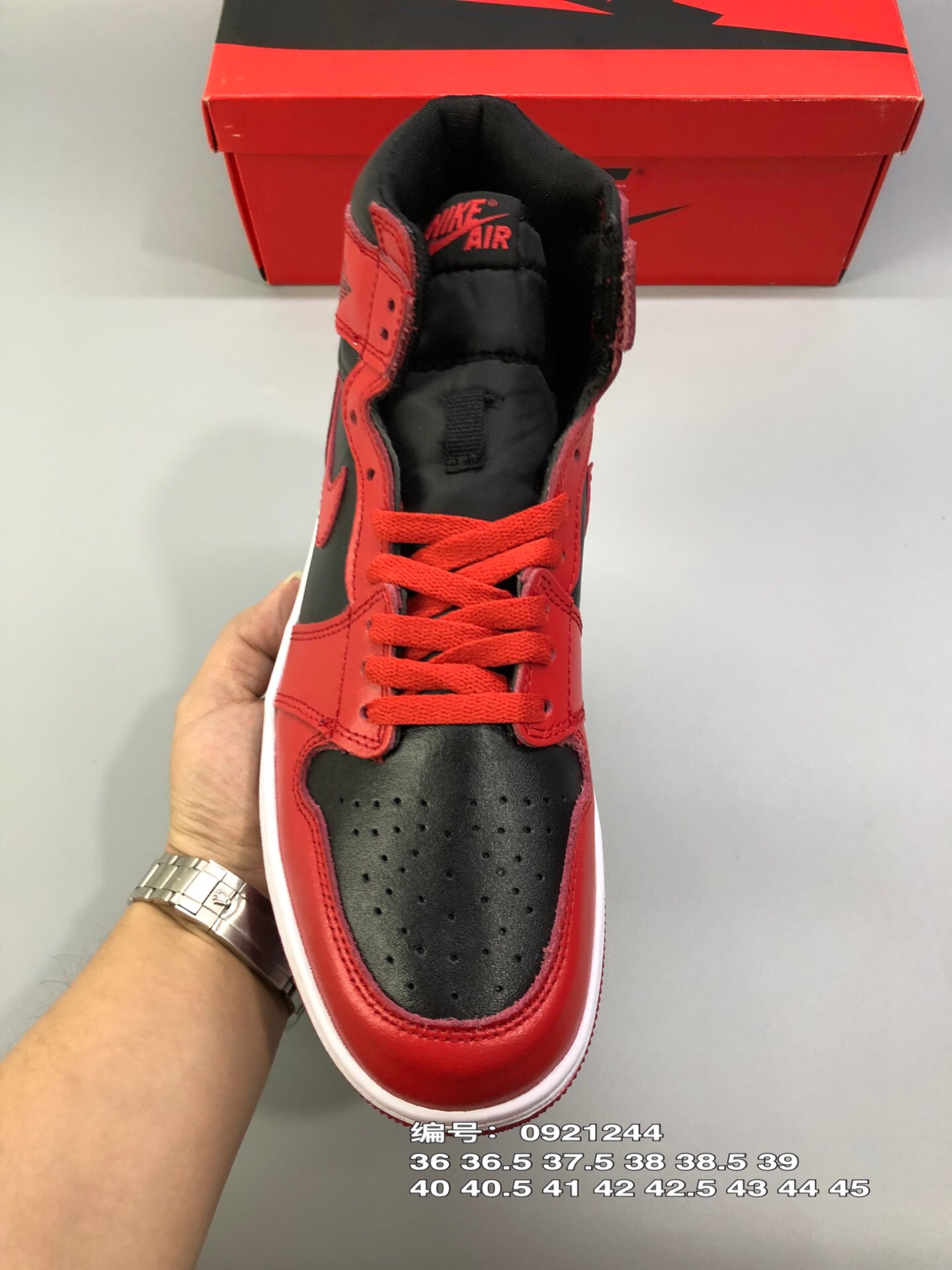 130 AJ乔丹AIR JORDAN 1 Mid AJ1高帮篮球鞋