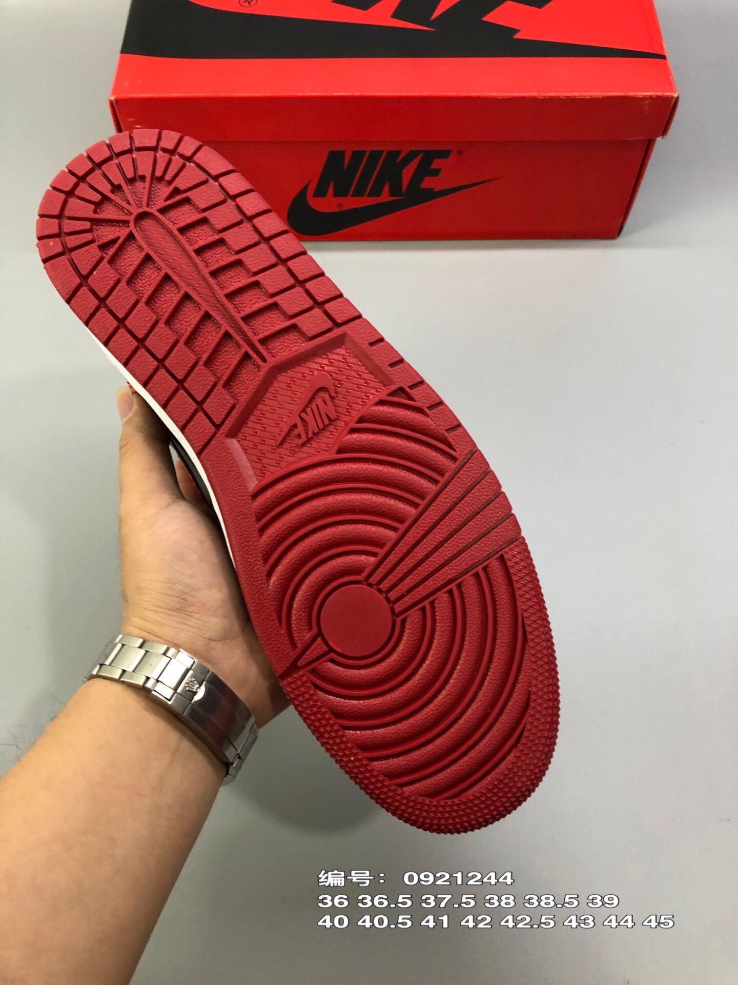 130 AJ乔丹AIR JORDAN 1 Mid AJ1高帮篮球鞋
