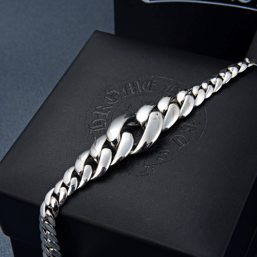 Chrome Hearts hearts克罗心 潮牌男女款手链，渐变圈独特设计 上手 看得到，18.20厘米，其他尺寸支持定做