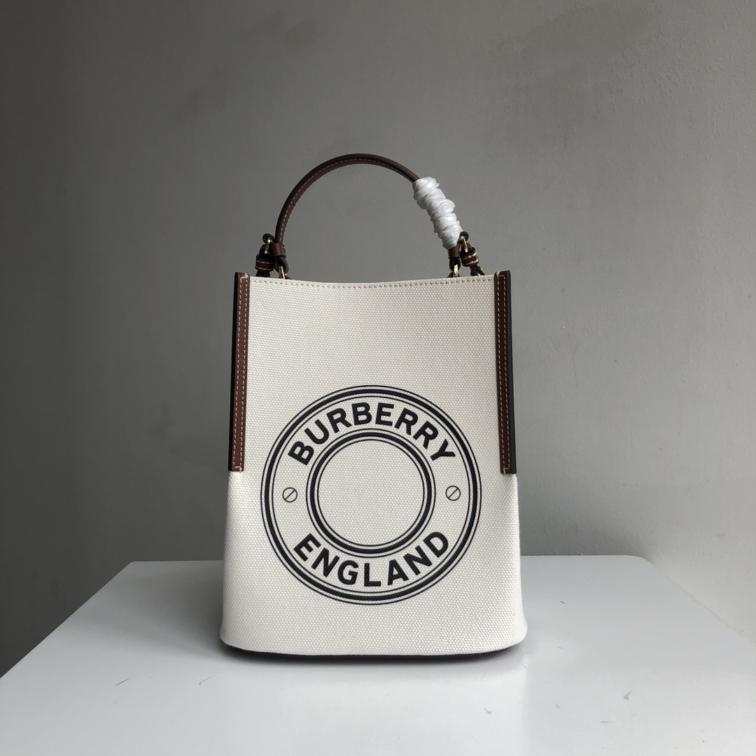 Burberry Equestrian-Inspired Cotton Canvas Bucket Bag with Pouch - Compact Design 4 i1586583743 5208 2