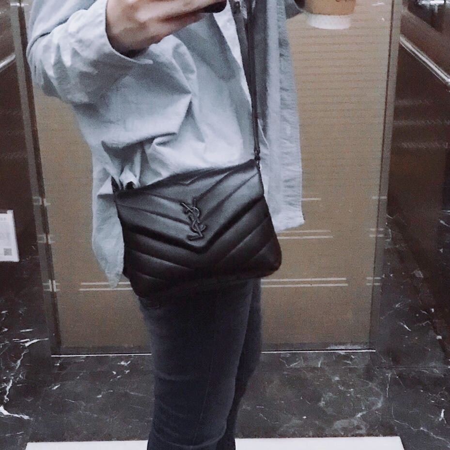 YSL LouLou 迷你斜挎包 467072黑色/黑扣