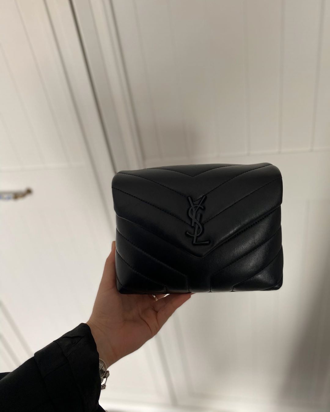 YSL LouLou 迷你斜挎包 467072黑色/黑扣