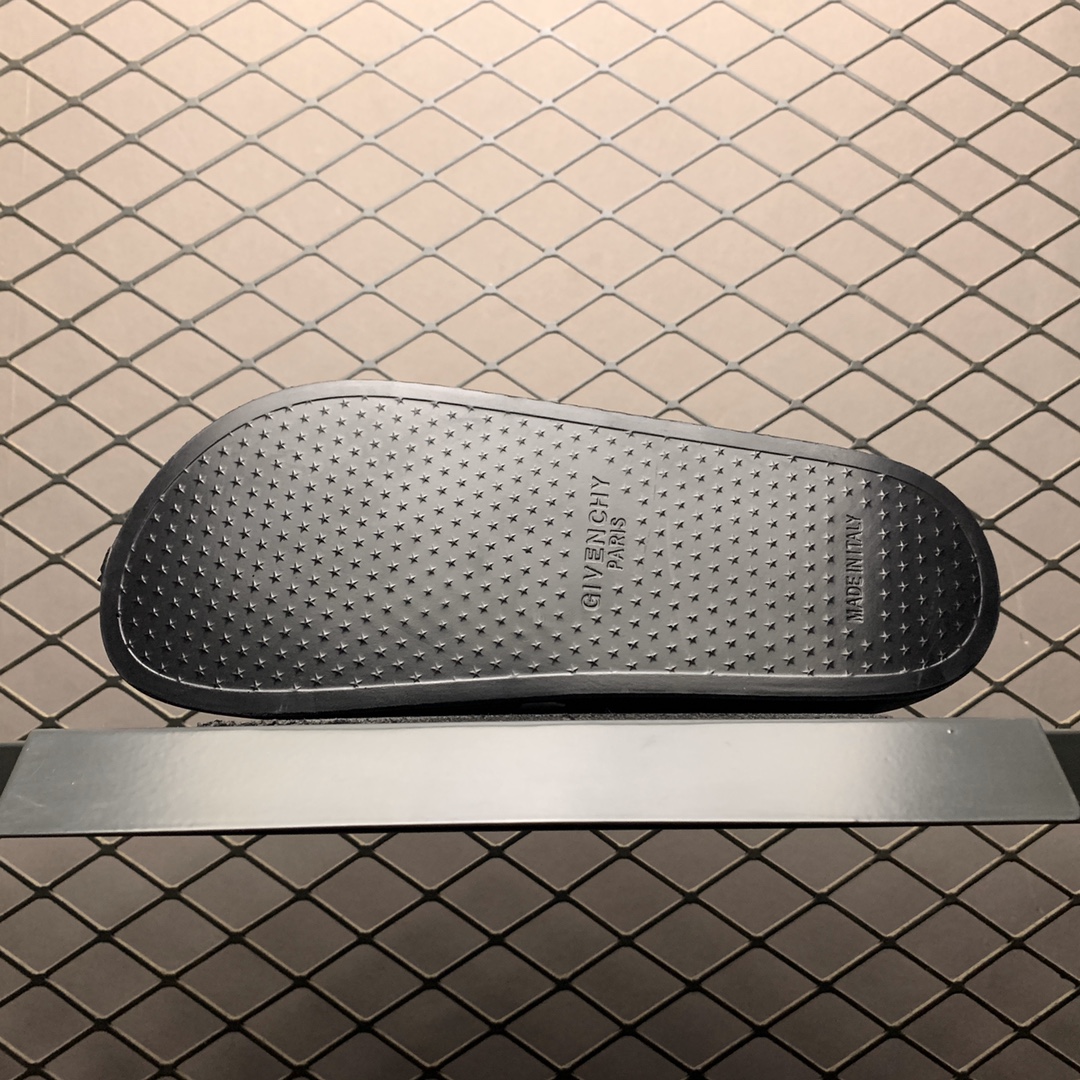 110 Givenchy 纪梵希 19ss夏季一字拖鞋 高端奢潮 网红款 经典潮流Givenchy压纹Logo 超软鞋底拖鞋 海外代购