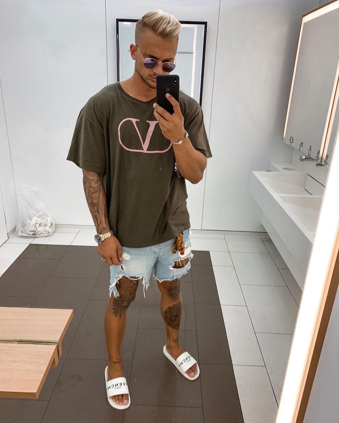 110 Givenchy 纪梵希 19ss夏季一字拖鞋 高端奢潮 网红款 经典潮流Givenchy压纹Logo 超软鞋底拖鞋 海外代购