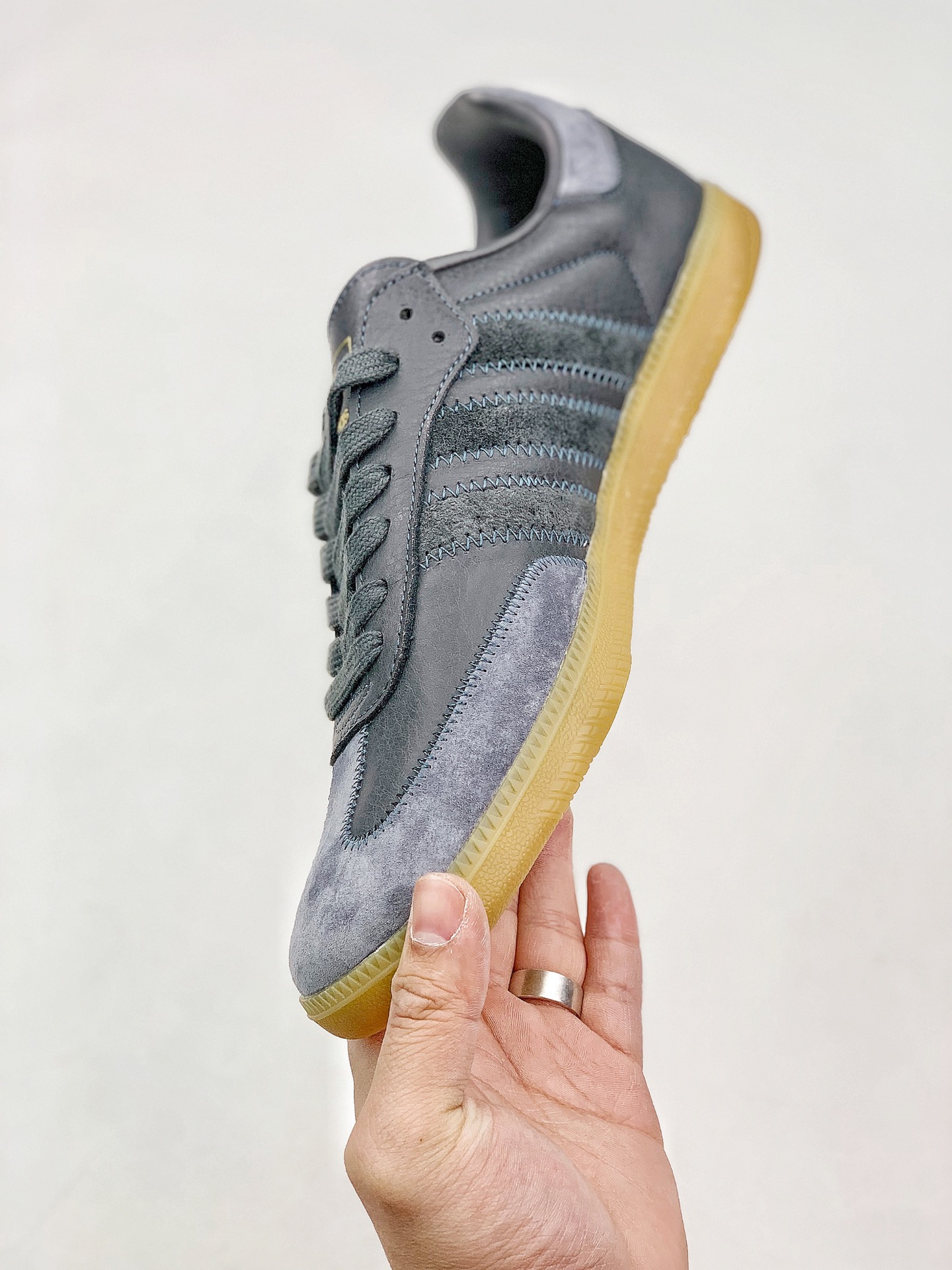 140 Adidas Samba OG 经典鞋款 Adidas 近70年的经典Samba