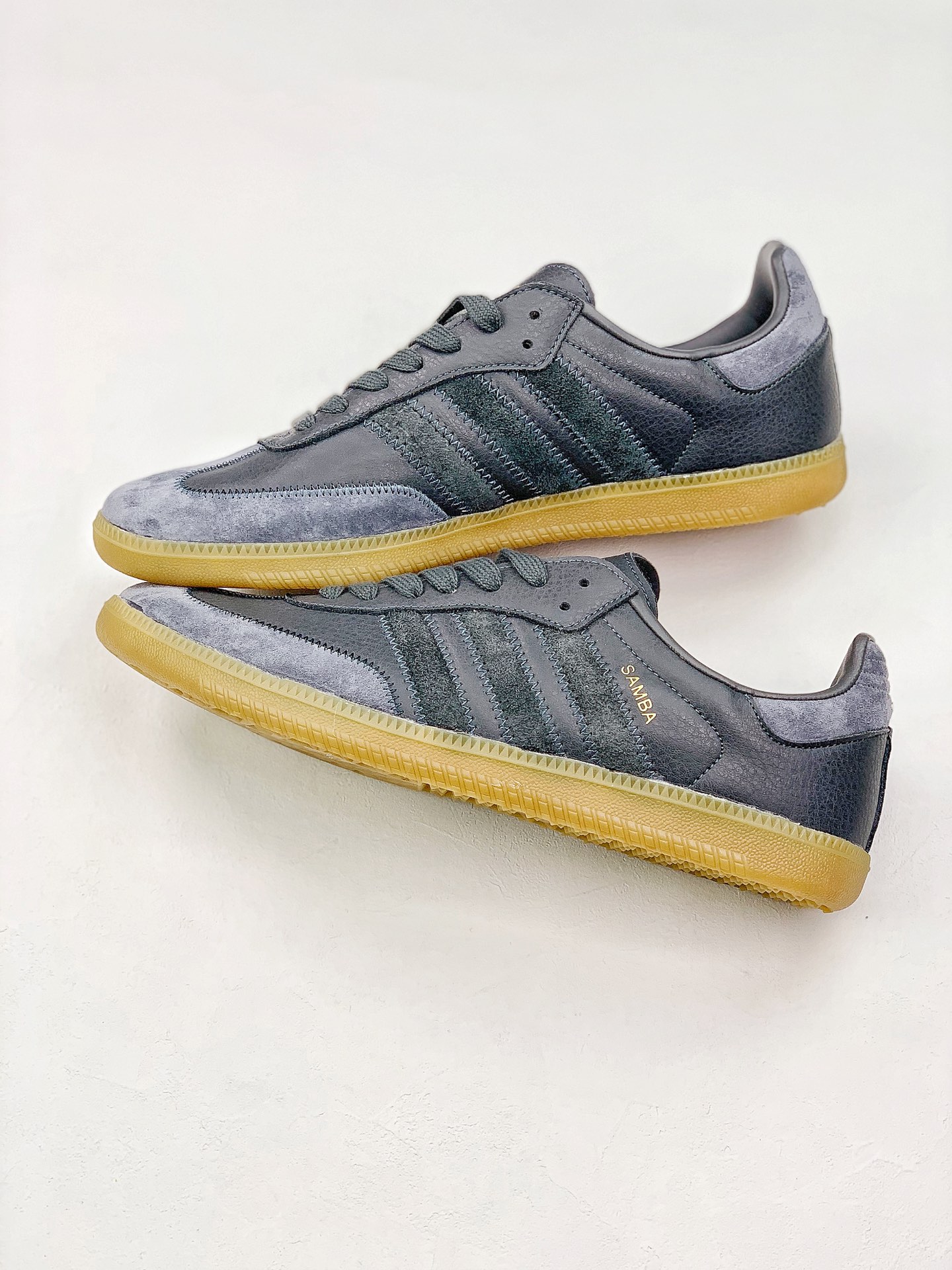 140 Adidas Samba OG 经典鞋款 Adidas 近70年的经典Samba
